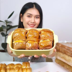 ขนมปังหมูหยอง